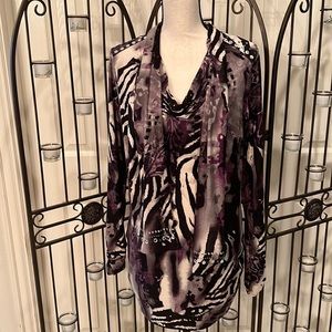 Purple tones pullover top